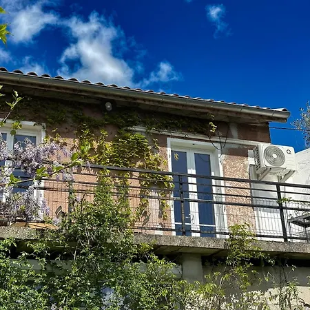 Les Capucines, Comme Chez Soi, Loin De Chez Soi Apartment