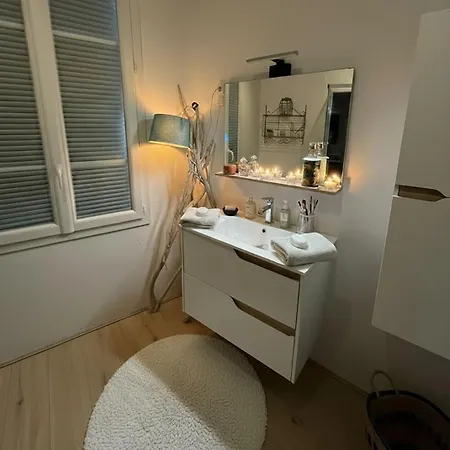 Les Capucines, Comme Chez Soi, Loin De Chez Soi Apartment *