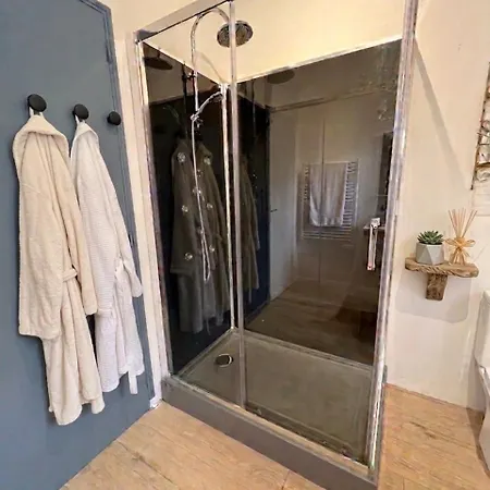 Les Capucines, Comme Chez Soi, Loin De Chez Soi Appartement